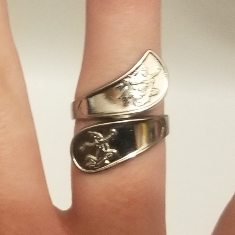 Vtg silvertone Asian-themed bypass ring - Picture 3 of 14
